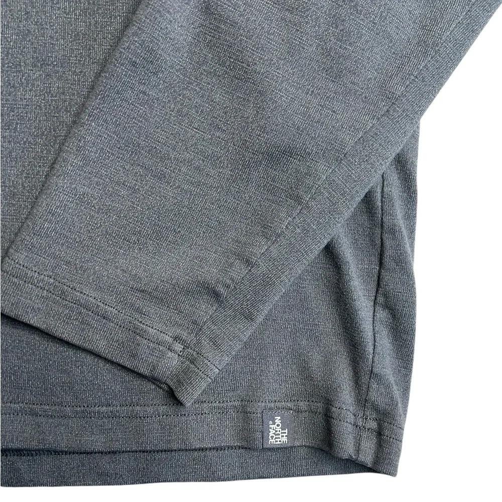 The North Face Men’s Long Sleeve Crewneck Performance Shirt Gray Base Layer‎ L